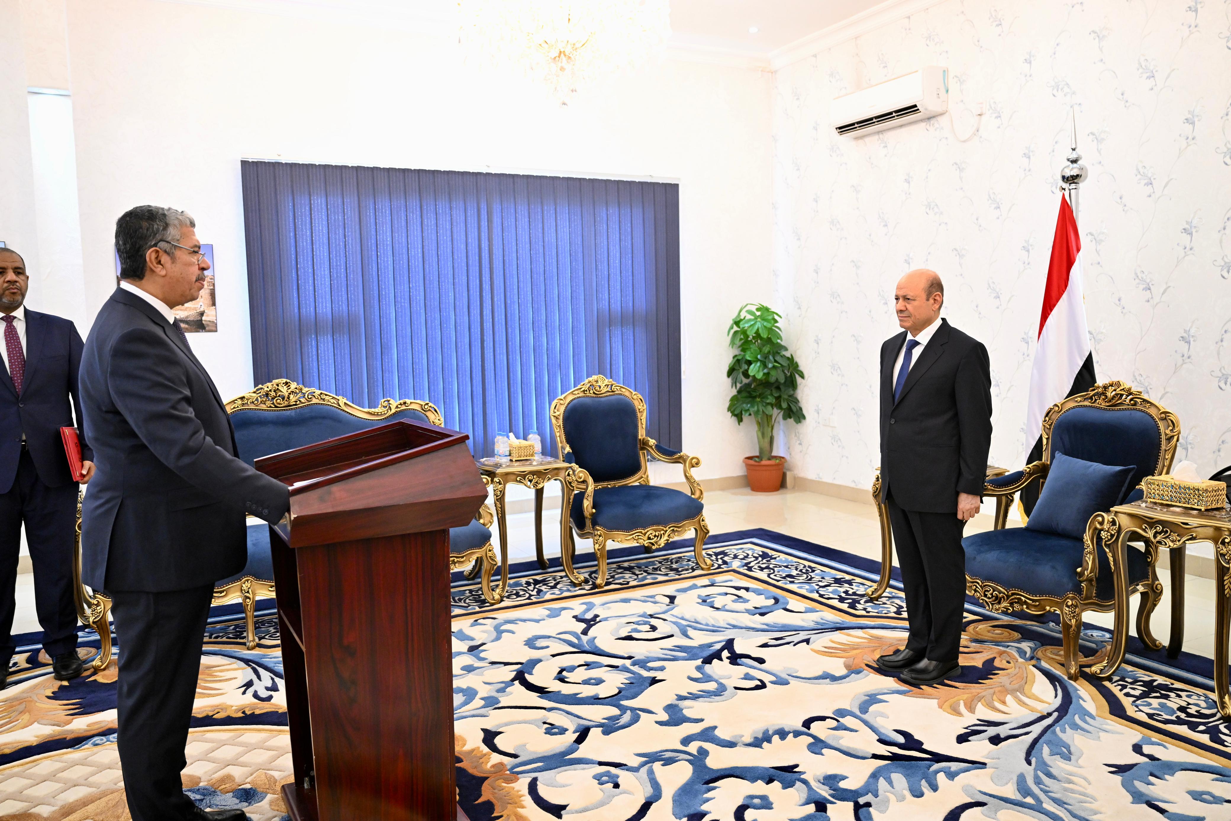 Yemen’s Ambassador to Egypt takes oath before President Al Alimi