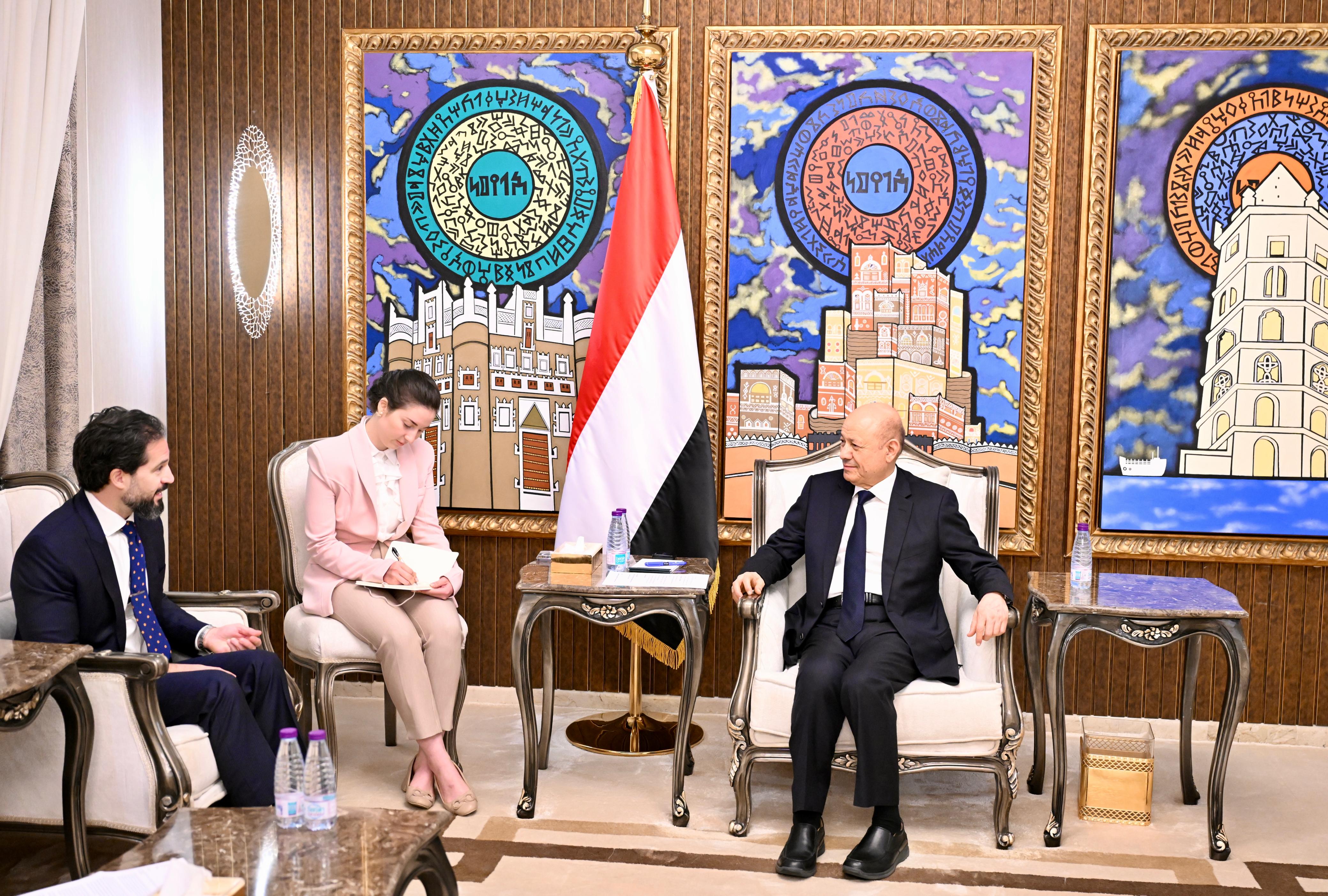 President Al-Alimi Affirms Importance of International Support to Advance Comprehensive Reforms