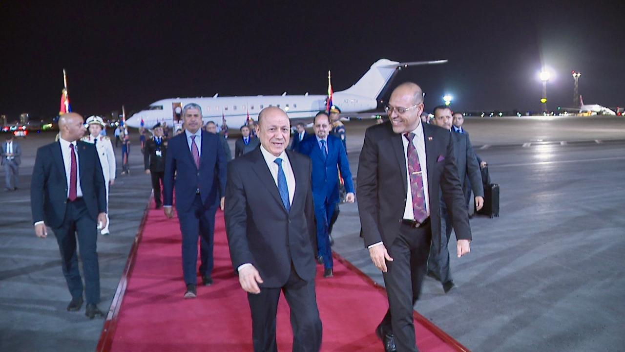  President Al-Alimi Arrives in Cairo to Participate in World Urban Forum