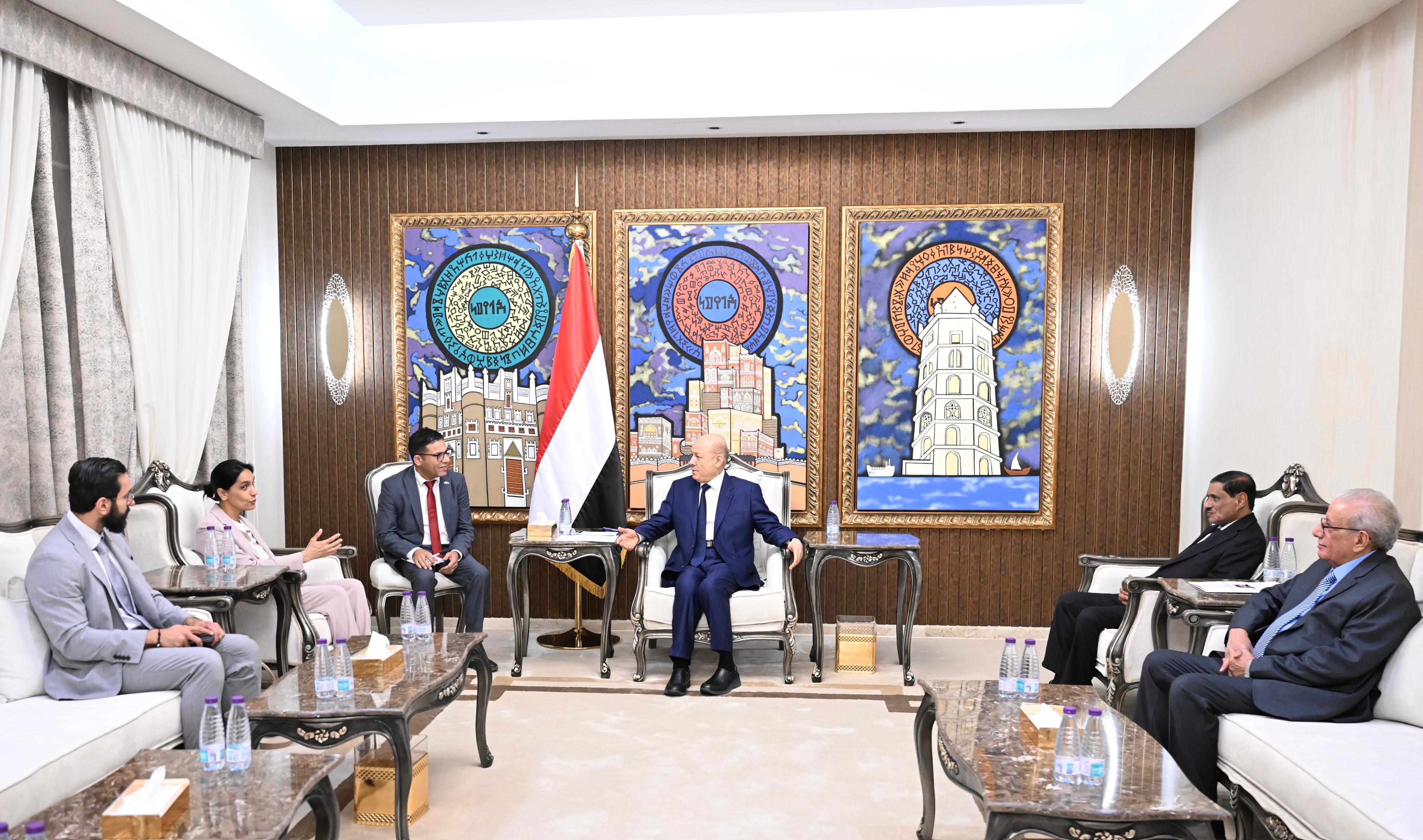 President Al-Alimi Urges Greater Pressure to Undermine War Economy
