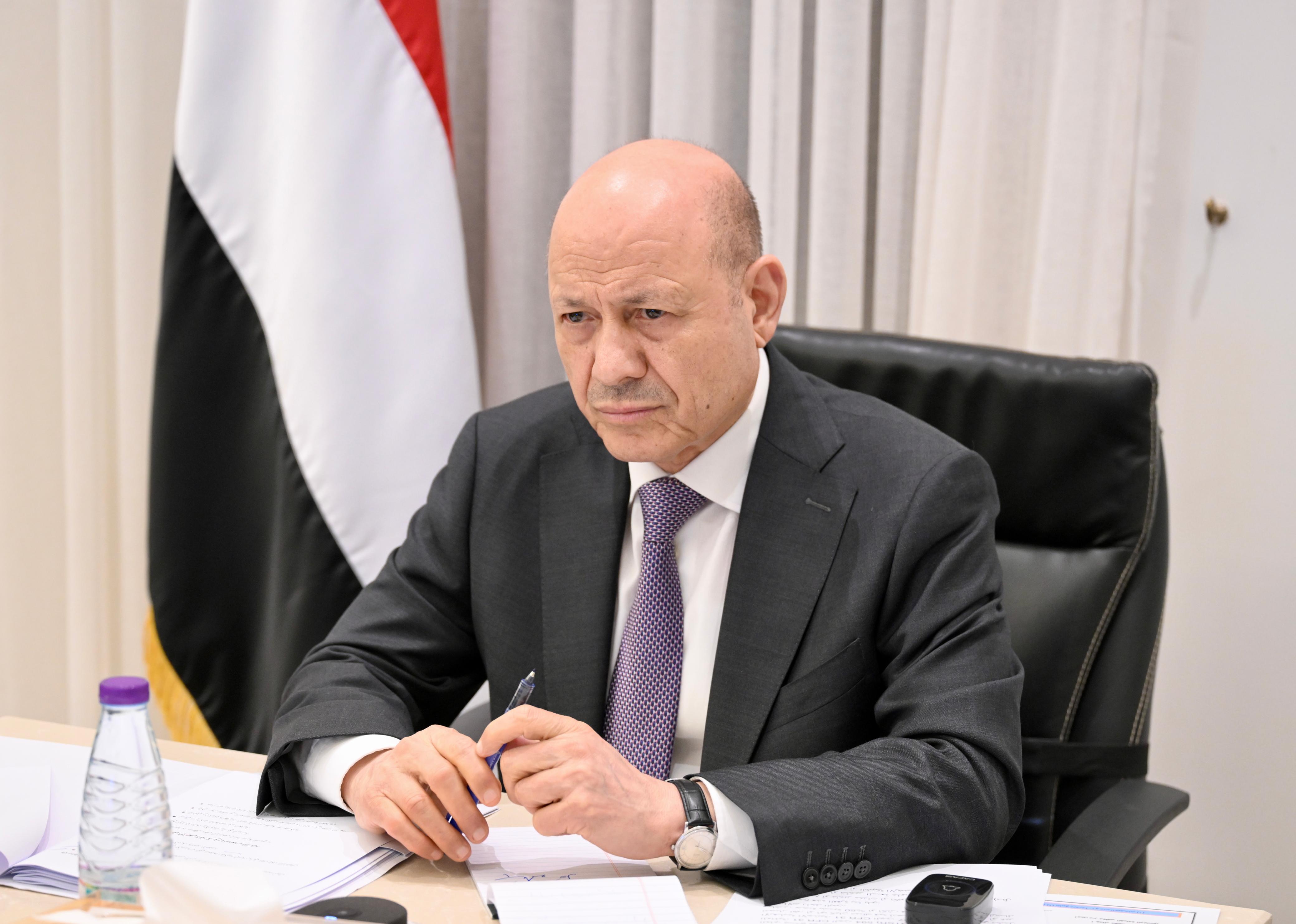 President Al-Alimi meets with Crisis Committee to discuss economic situation and requirements for implementing terrorism designation decision