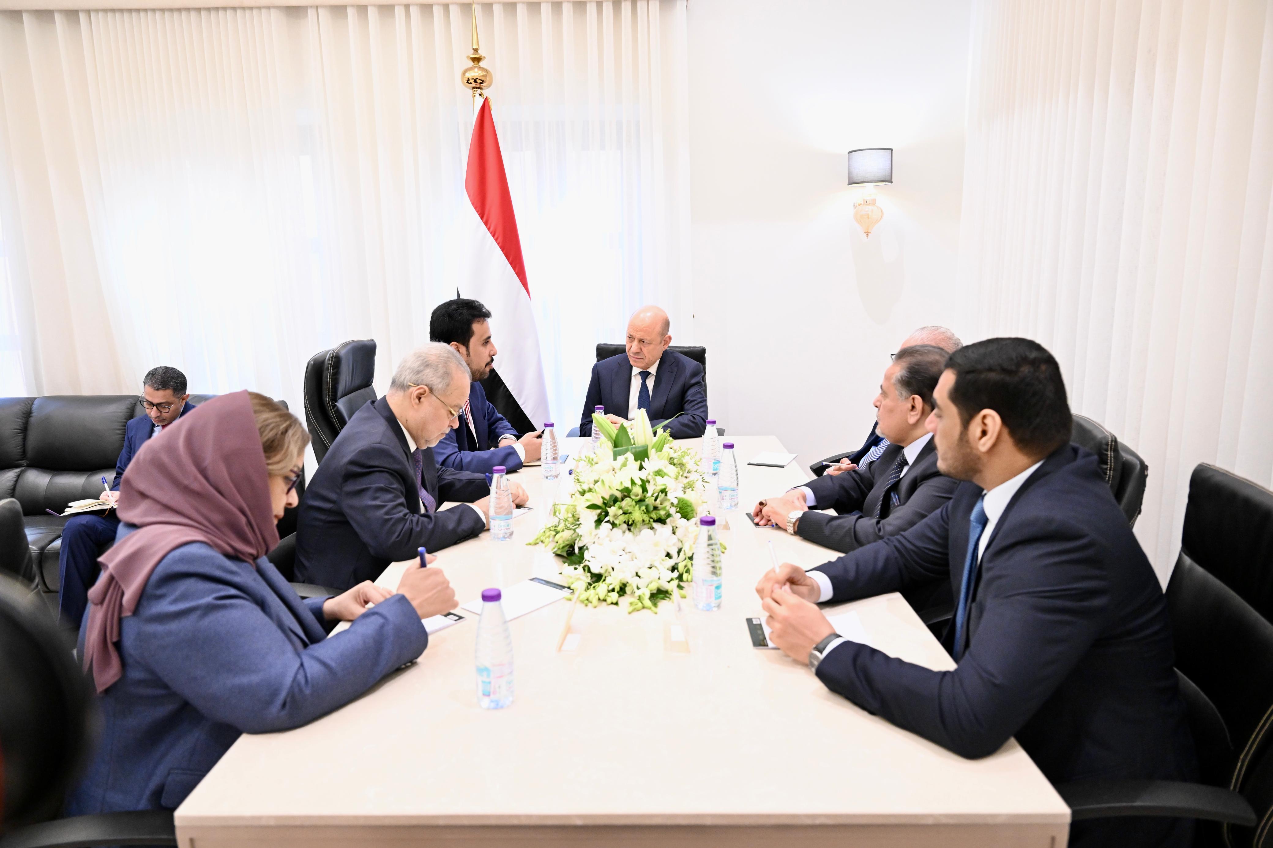 President Al-Alimi Affirms the State’s Responsibility to Fulfill Its Economic and Service Commitments