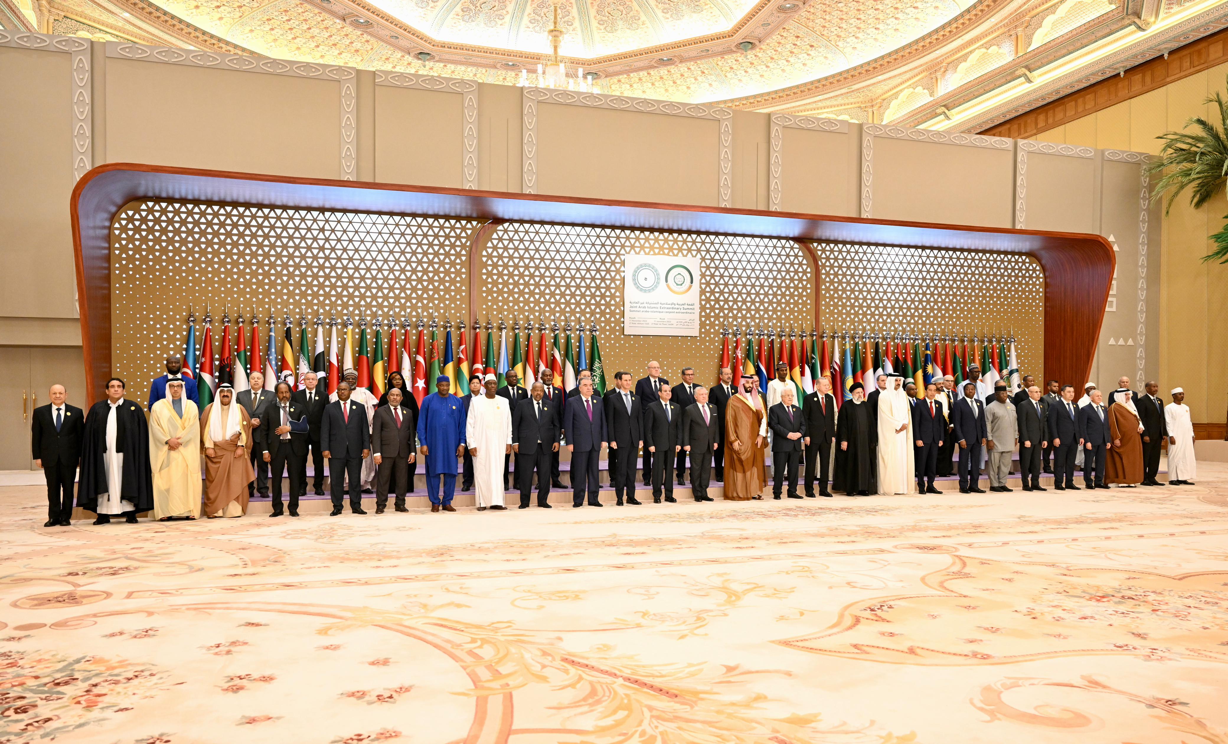 President Al- Alimi participates in the open session of joint Arab-Islamic Summit