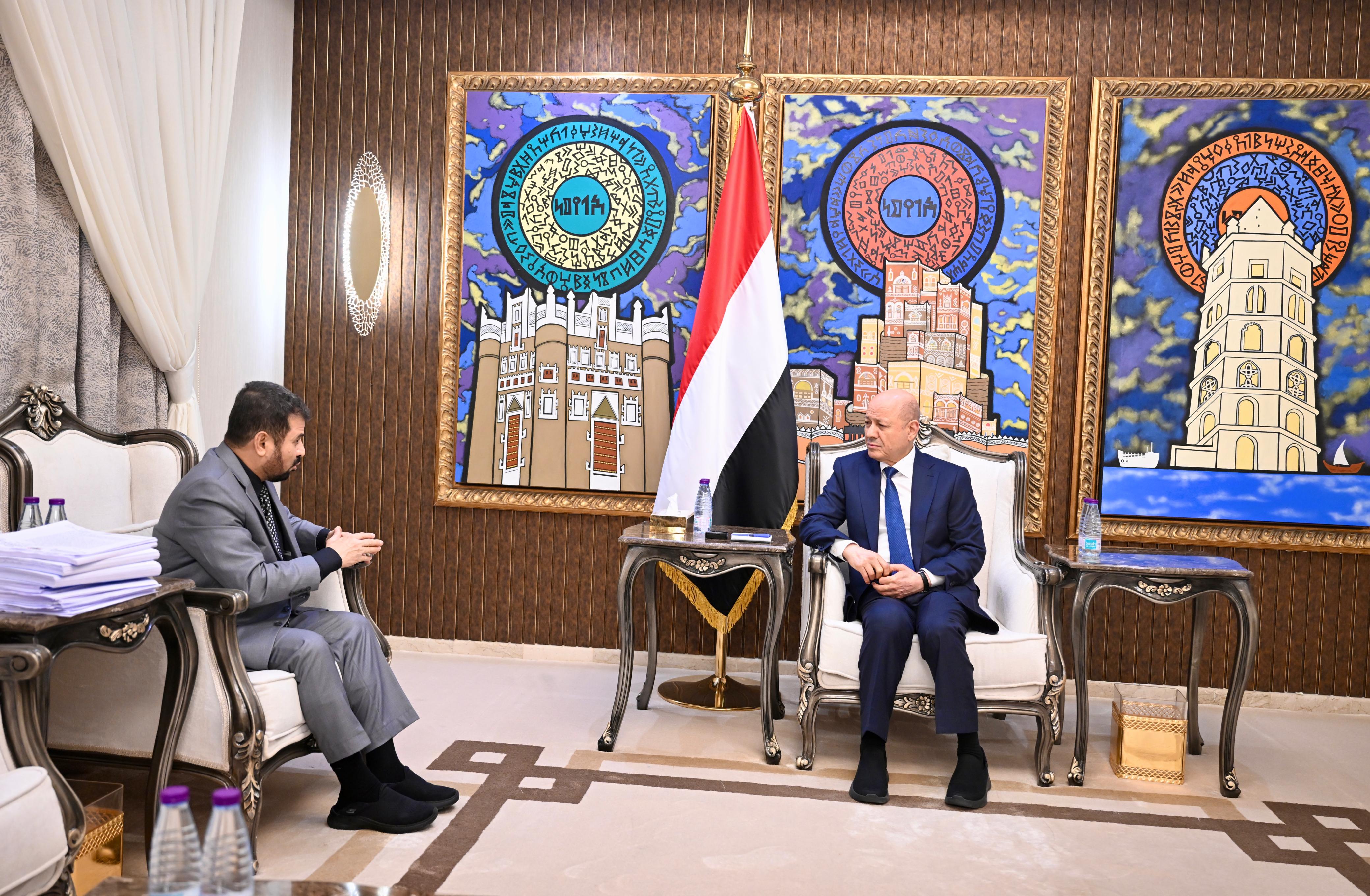 President Al- Alimi Meets with Head of Central Organization for Control and Auditing