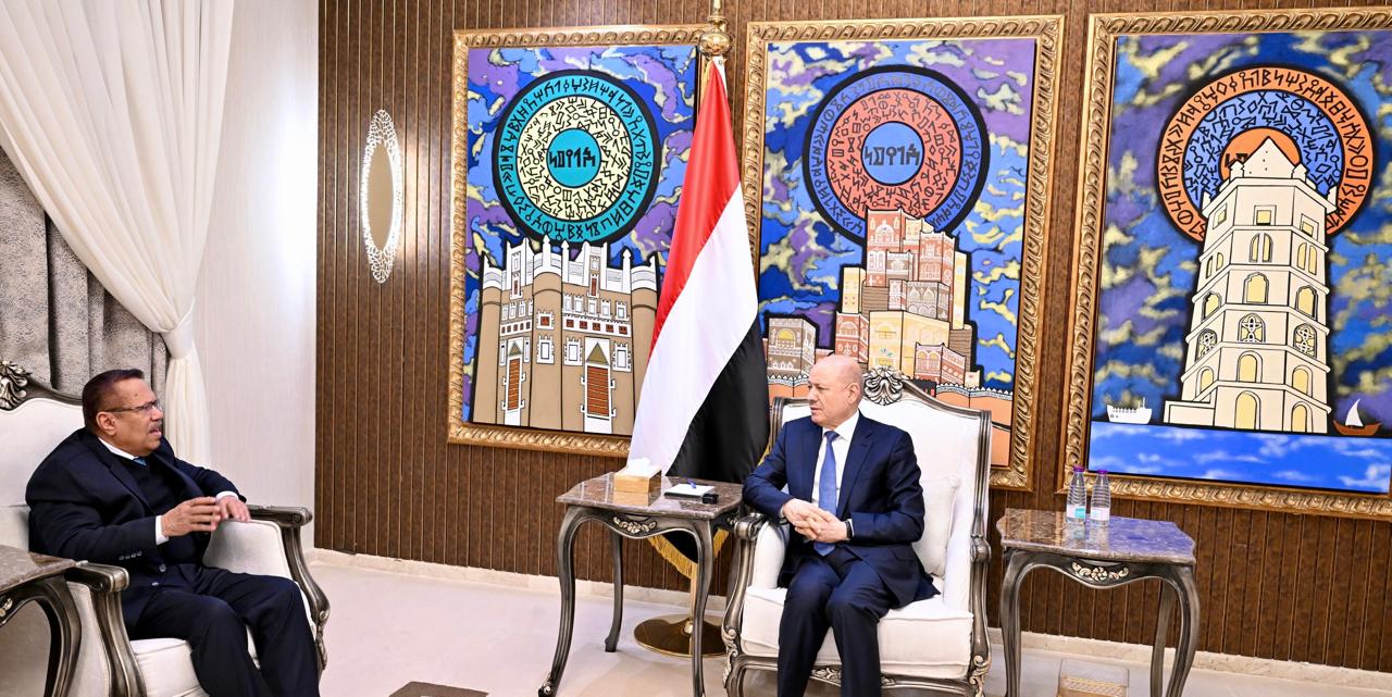 President Al-Alimi Briefed on Arrangements for Convening the Shura Council