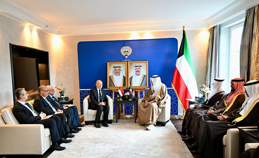 President of Leadership Council Holds Talks with Kuwaiti PM on Bilateral Relations and Support for New Government