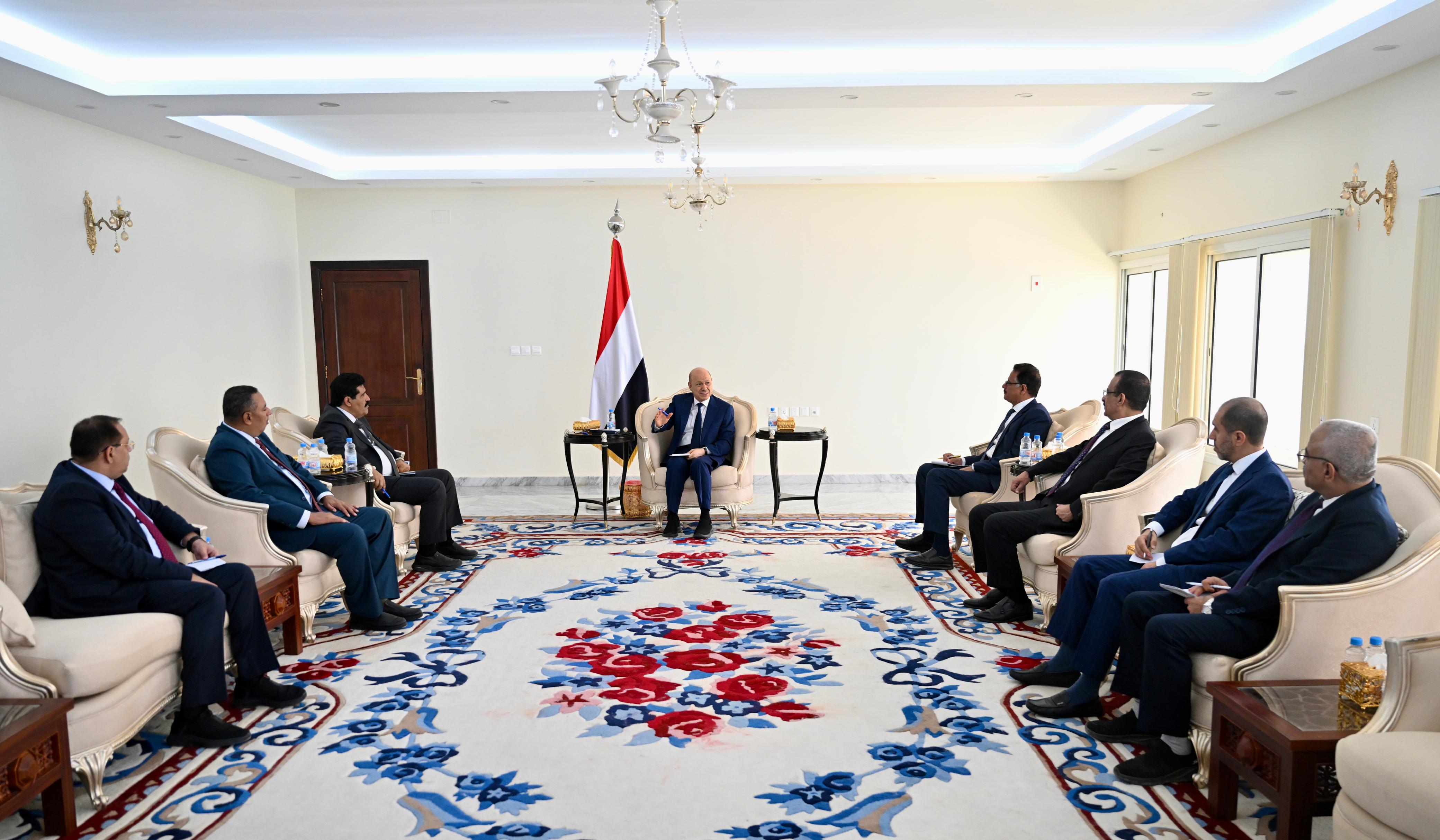 President Al-Alimi Receives Leaders of the Political Bureau of the National Resistance 