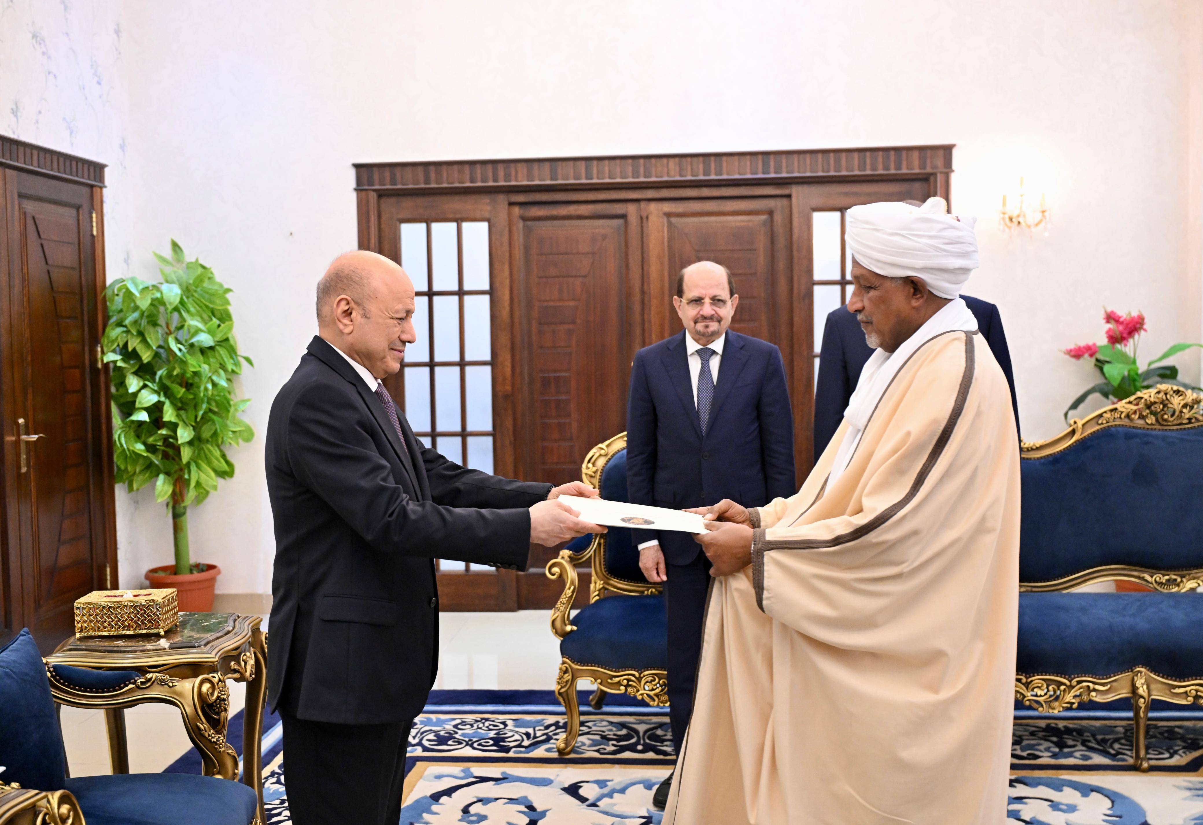 President Al-Alimi Receives Credentials of Ambassadors from Brotherly and Friendly Countries