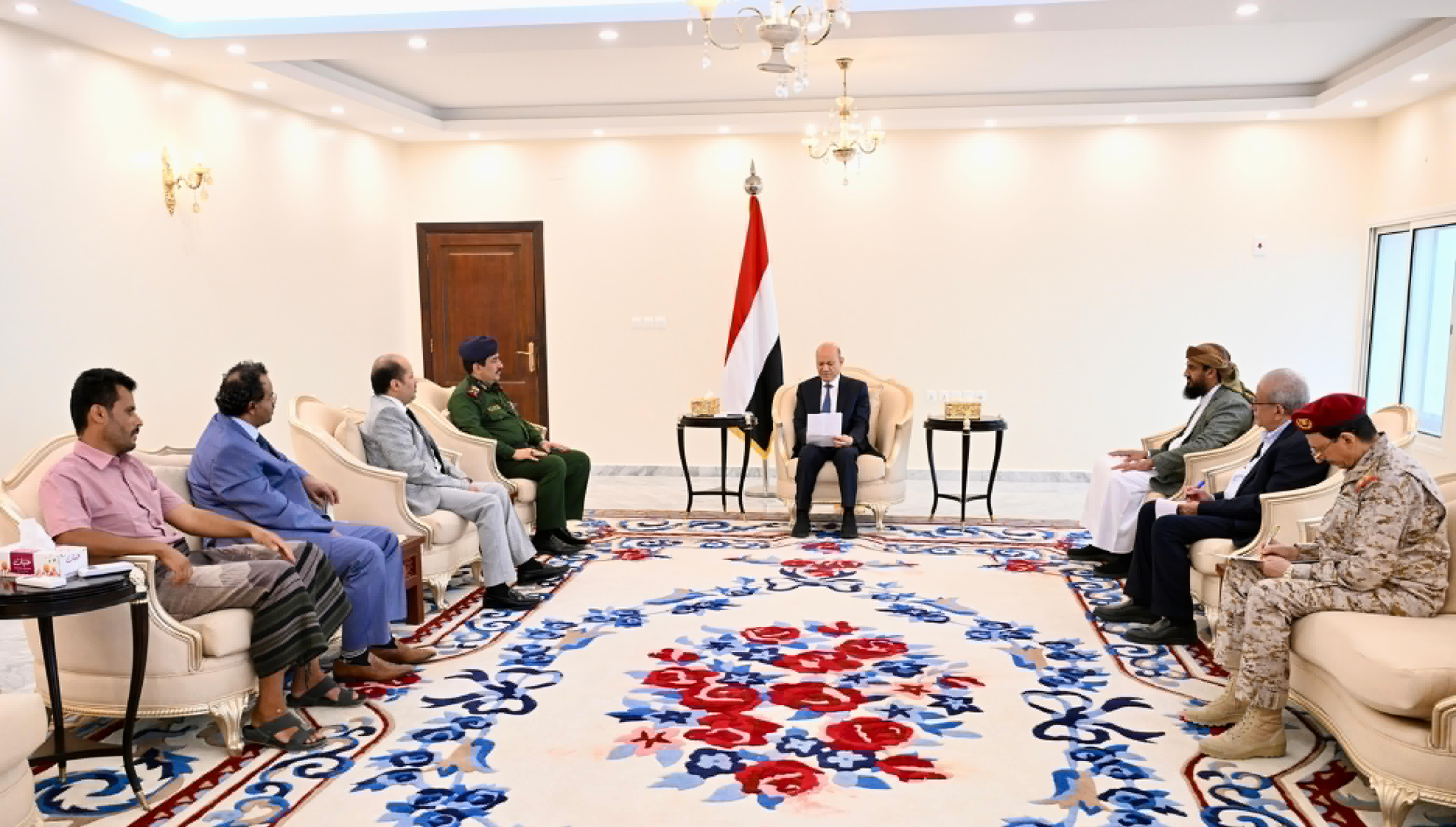 President Al-Alimi holds a meeting with fact-finding committee on Houthi’s crime in Al-Bayda