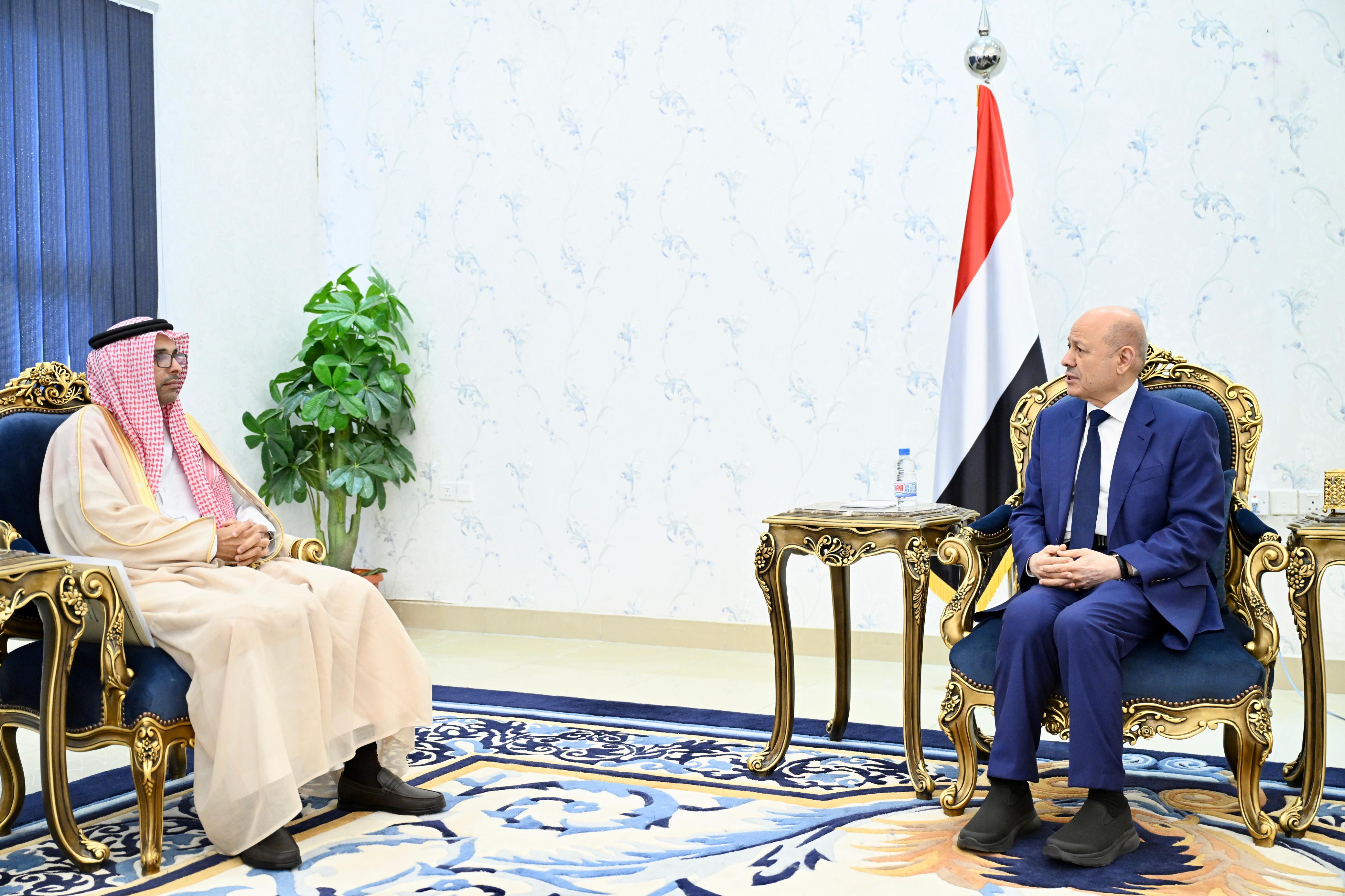 President Al-Alimi Receives GCC Ambassador