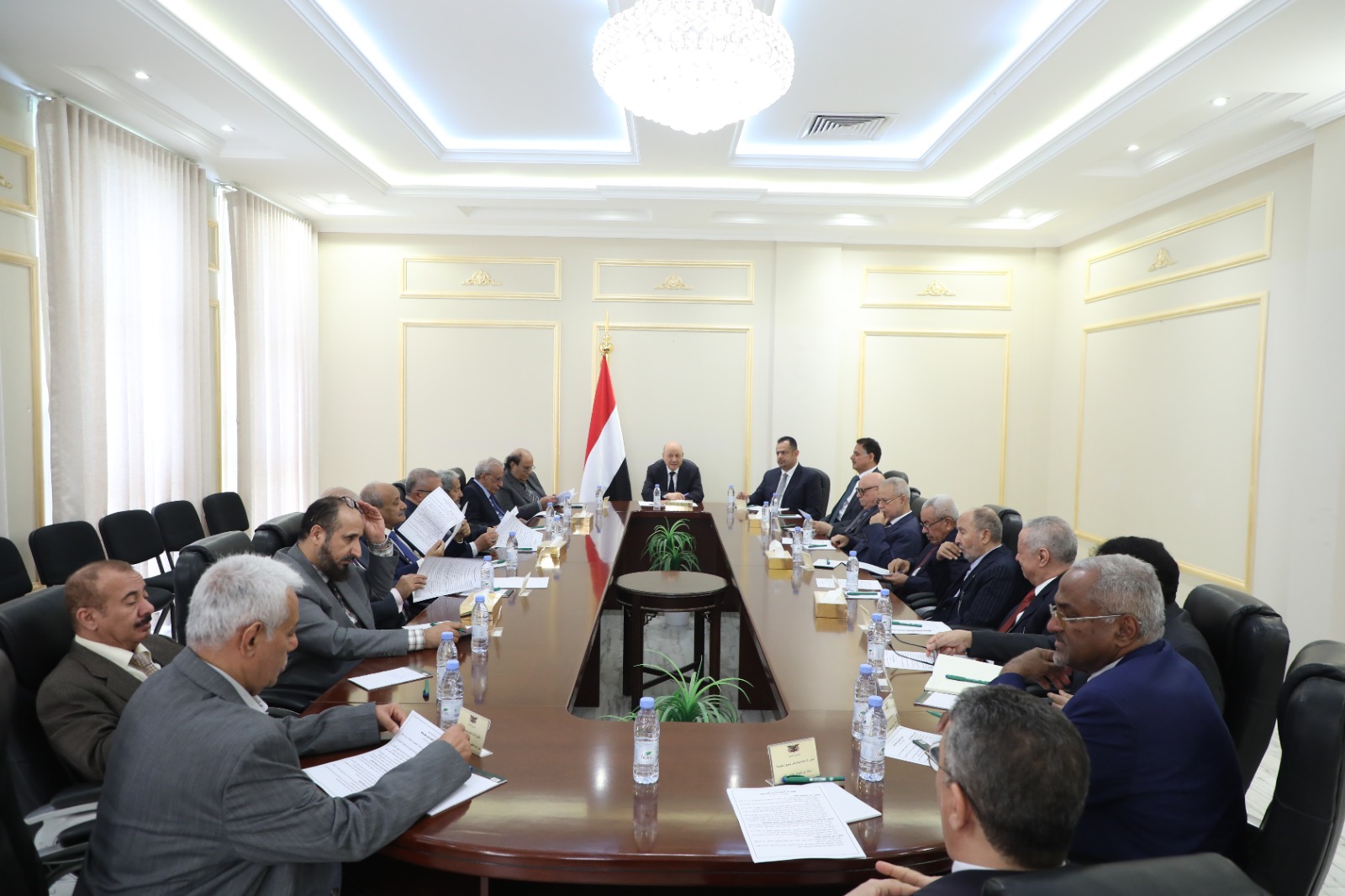 President Al-Alimi Highly Praises Continued Saudi–Emirati Mediation Efforts to De-escalate Tensions in Eastern Governorates