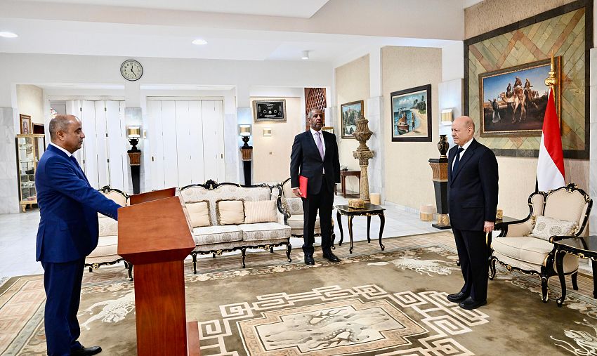 Yemeni Ambassador to Saudi Arabia Takes Constitutional Oath Before PLC President
