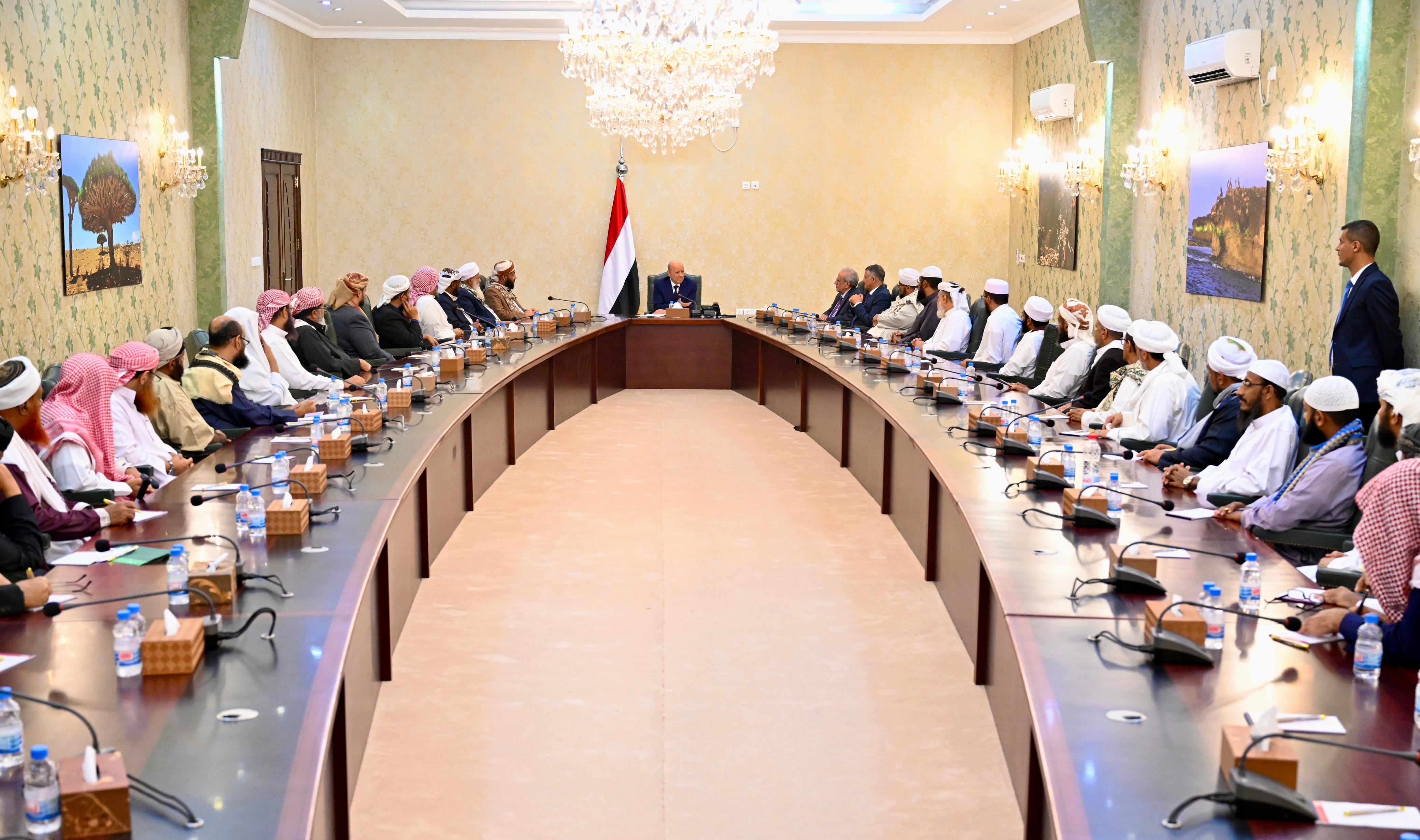PRESIDENT AL-ALIMI AWARDS MASAM PROJECT AND THE NATIONAL PROGRAM FOR LAND-MINE ACTION THE MEDALS OF BRAVERY