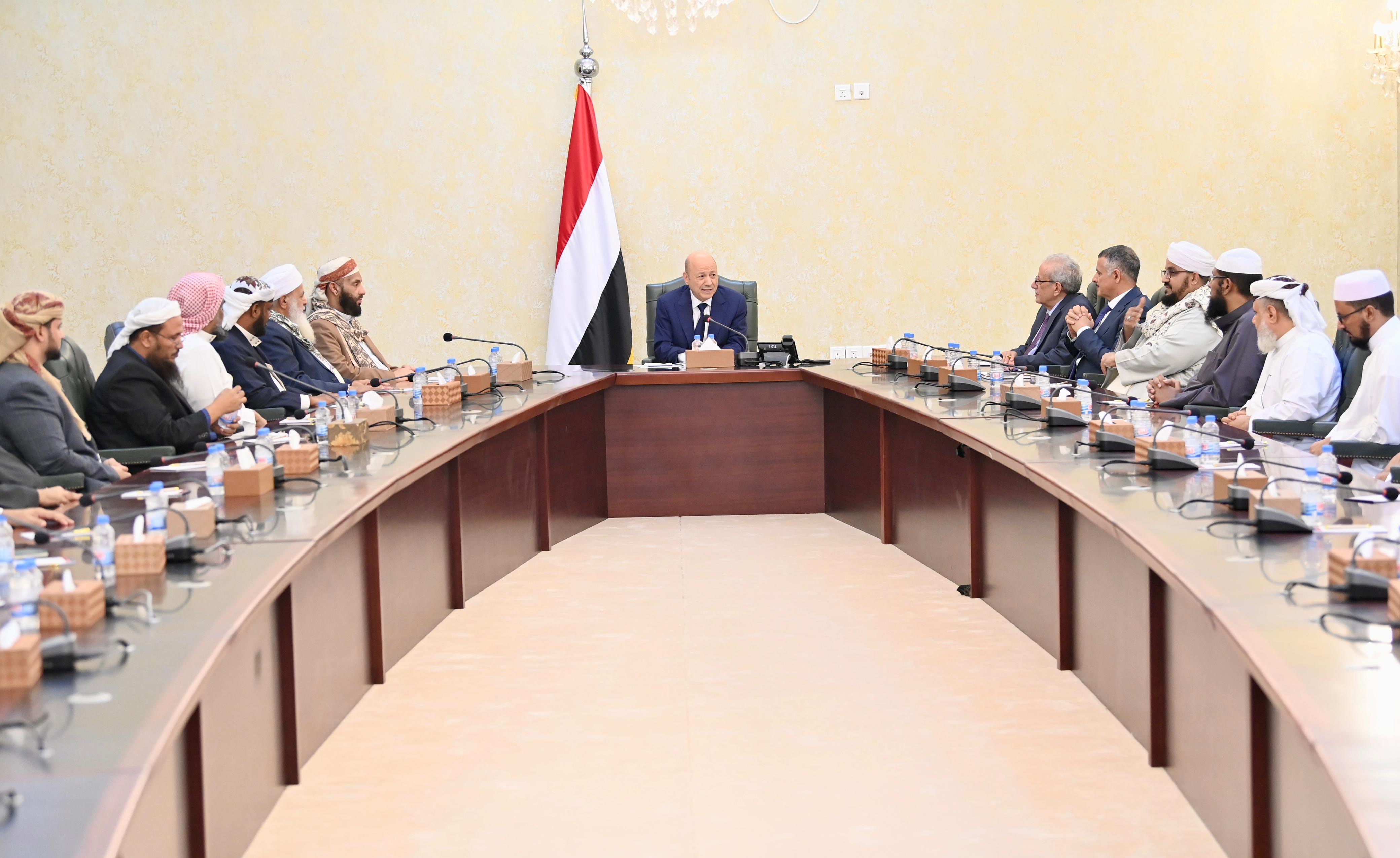 PRESIDENT AL-ALIMI AWARDS MASAM PROJECT AND THE NATIONAL PROGRAM FOR LAND-MINE ACTION THE MEDALS OF BRAVERY