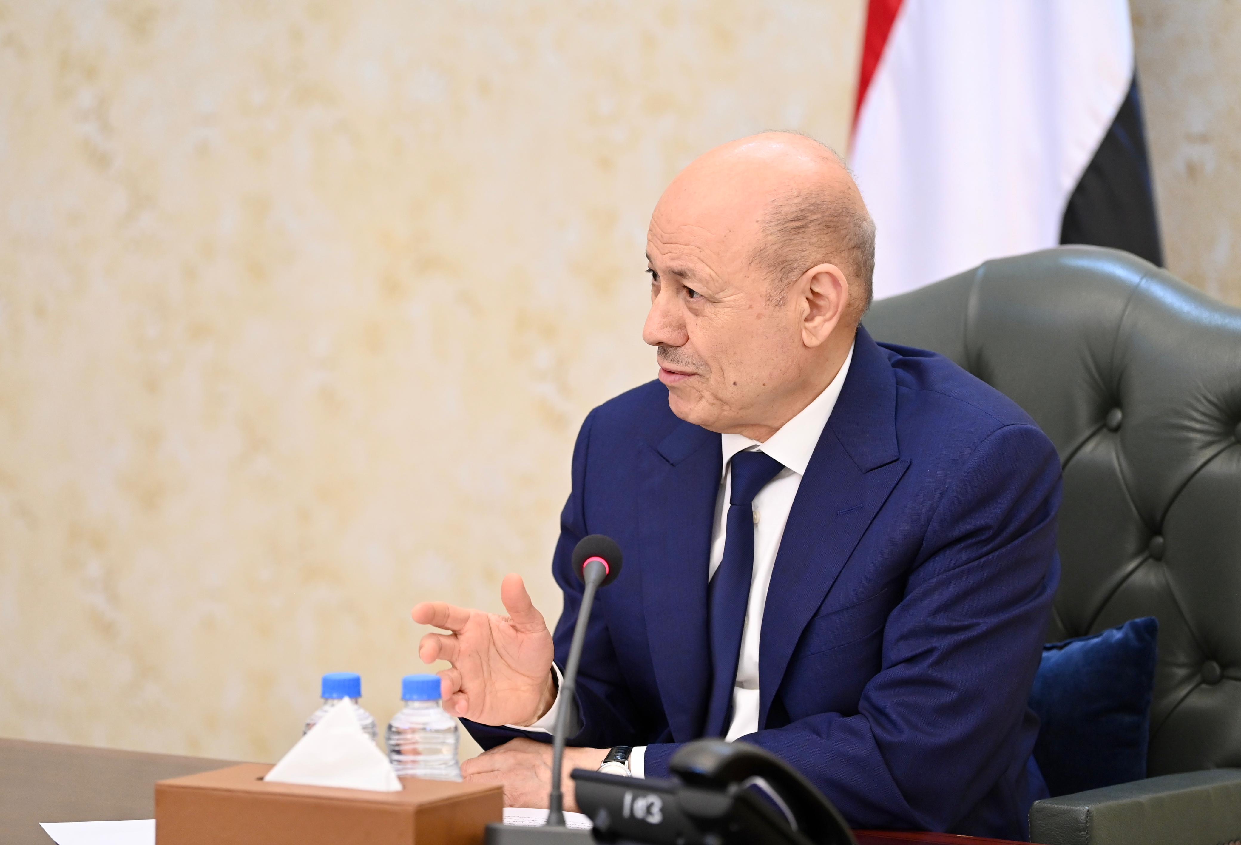 PRESIDENT AL-ALIMI AWARDS MASAM PROJECT AND THE NATIONAL PROGRAM FOR LAND-MINE ACTION THE MEDALS OF BRAVERY