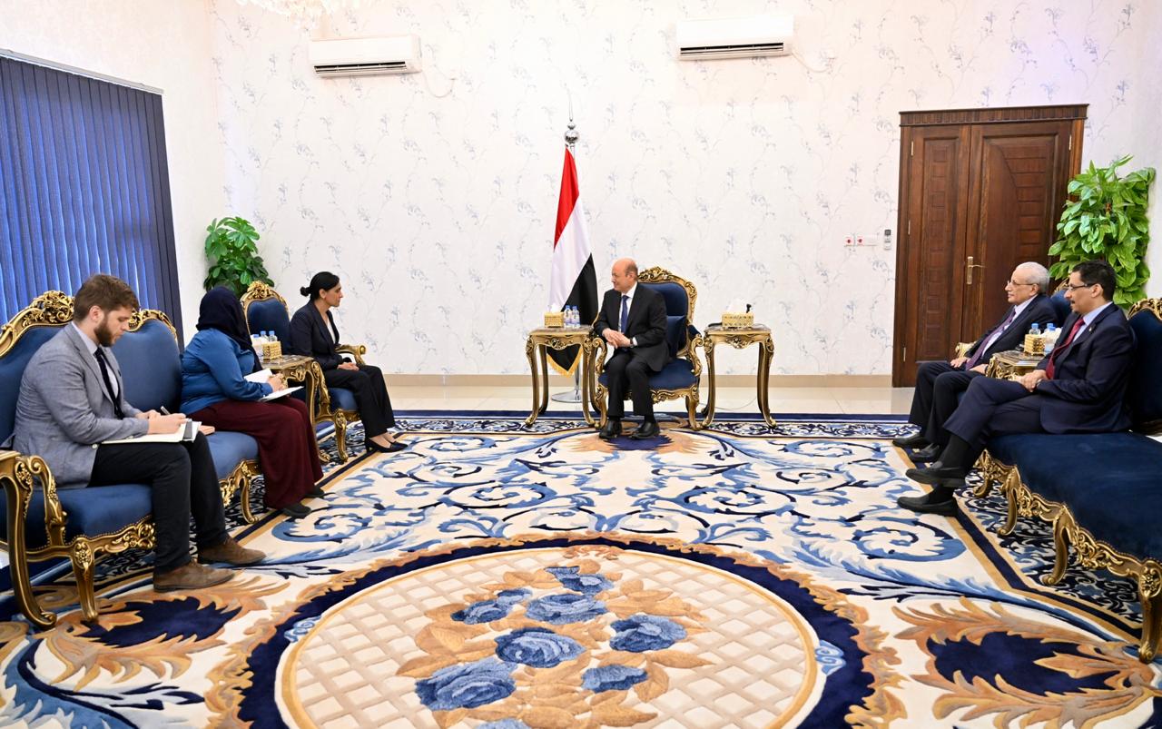 رئيس مجلس القيادة الرئاسي يتسلم اوراق اعتماد سفير المملكة المتحدة  1 نوفمبر 2023
