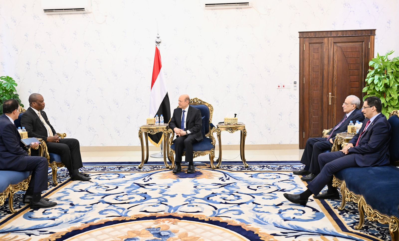 فخامة الرئيس يتسلم أوراق اعتماد سفير جنوب أفريقيا لدى بلادنا 1 نوفمبر 2023