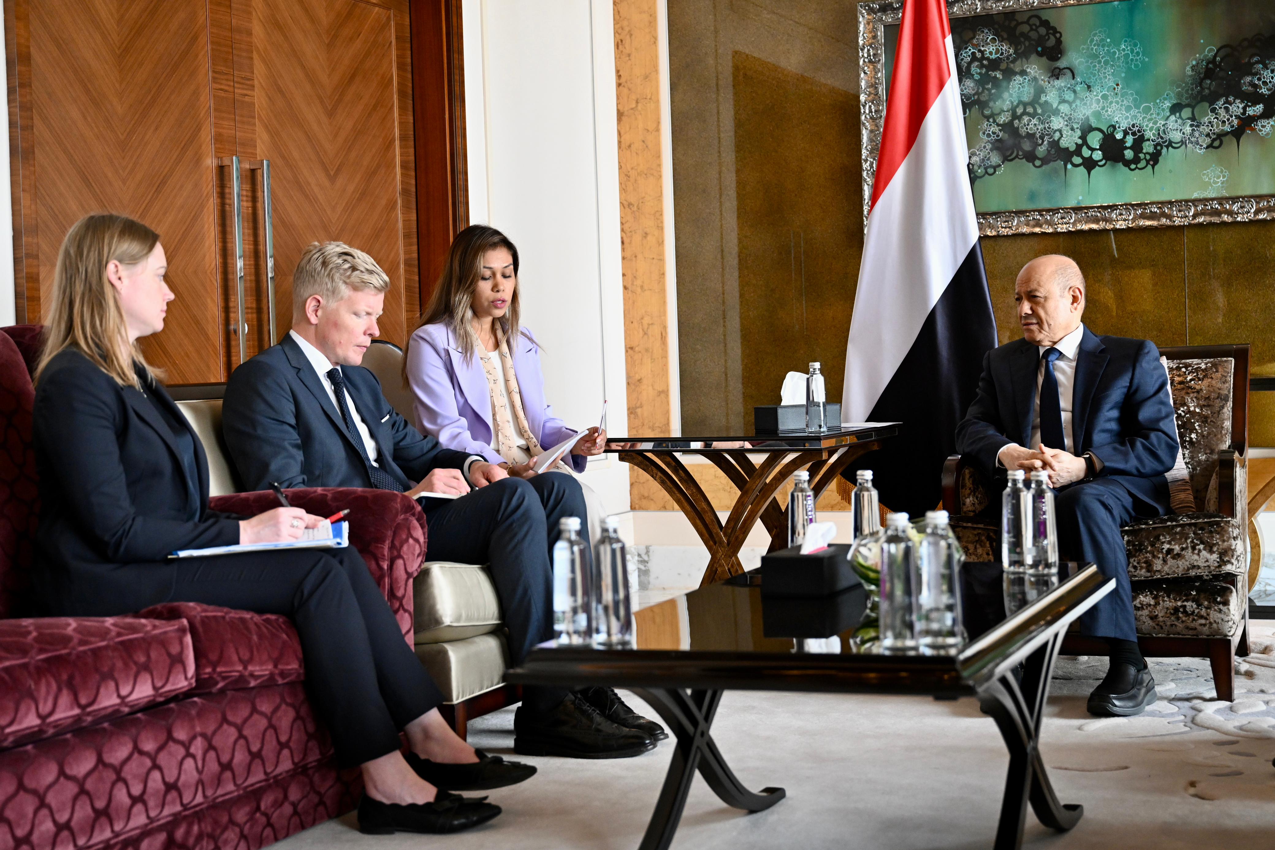 رئيس مجلس القيادة وأعضاء المجلس يستقبلون المبعوث الخاص للأمم المتحدة 15 نوفمبر 2023