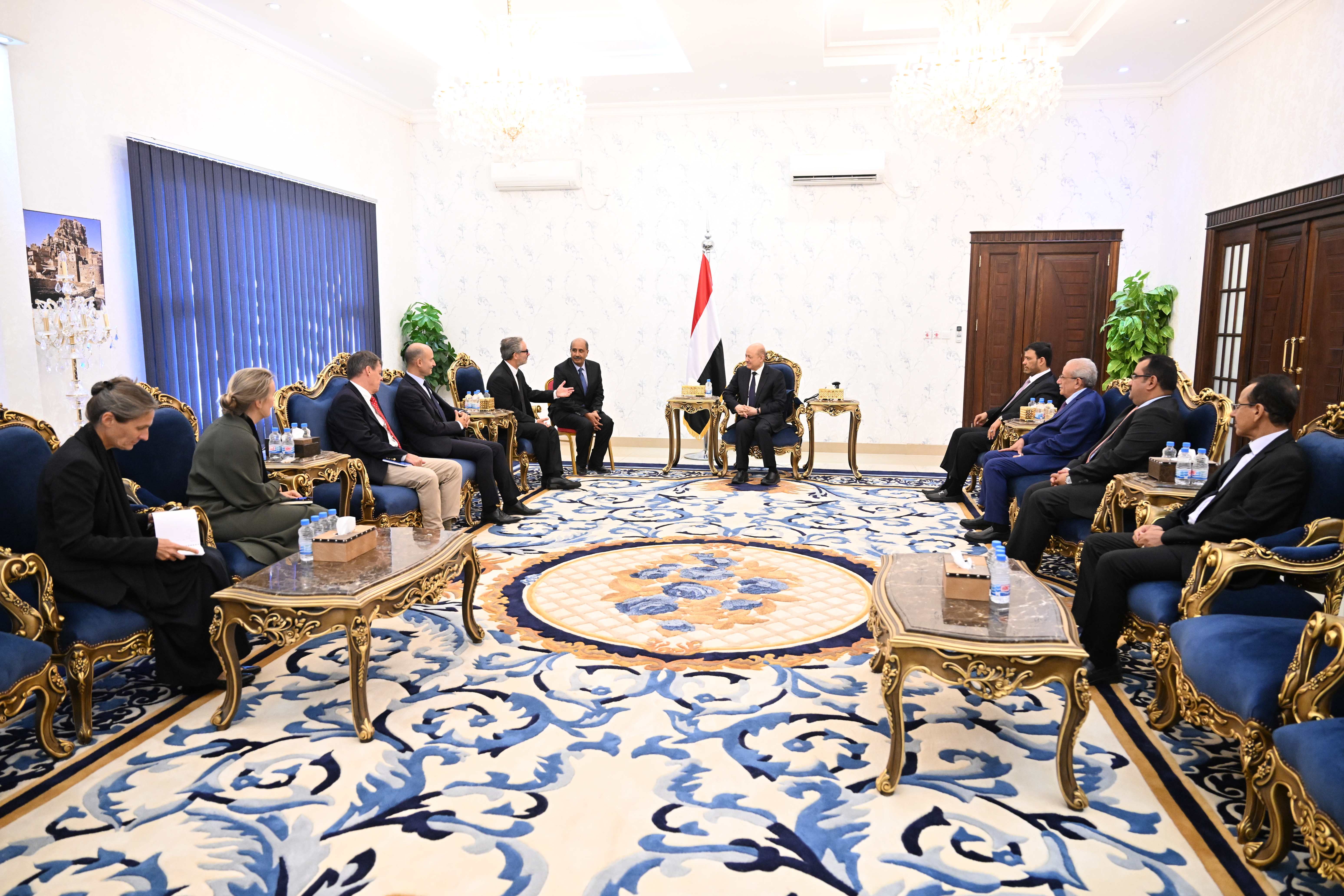 رئيس مجلس القيادة الرئاسي يستقبل في عدن سفراء الاتحاد الأوروبي 12 سبتمبر 2023