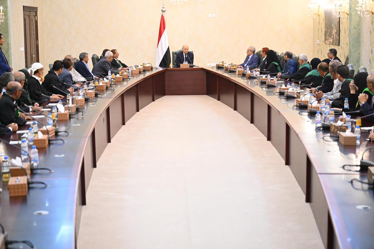 (5)القضاة المعينون بالمحكمة العليا يؤدون اليمين القانونية امام رئيس مجلس القيادة الرئاسي 9 سبتمبر 2023
