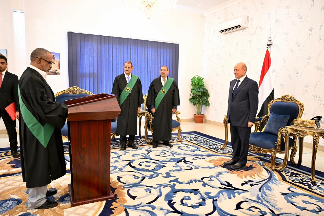 (1) القضاة المعينون بالمحكمة العليا يؤدون اليمين القانونية امام رئيس مجلس القيادة الرئاسي 9 سبتمبر 2023