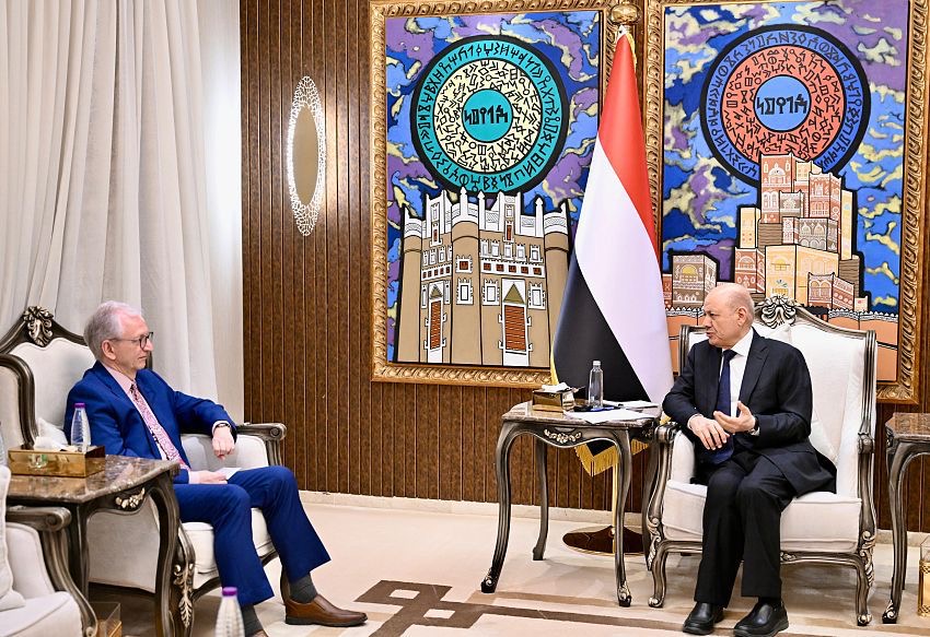 رئيس مجلس القيادة: أمن الممرات المائية مرهون بإنهاء سيطرة وكلاء ايران على أجزاء من البر اليمني