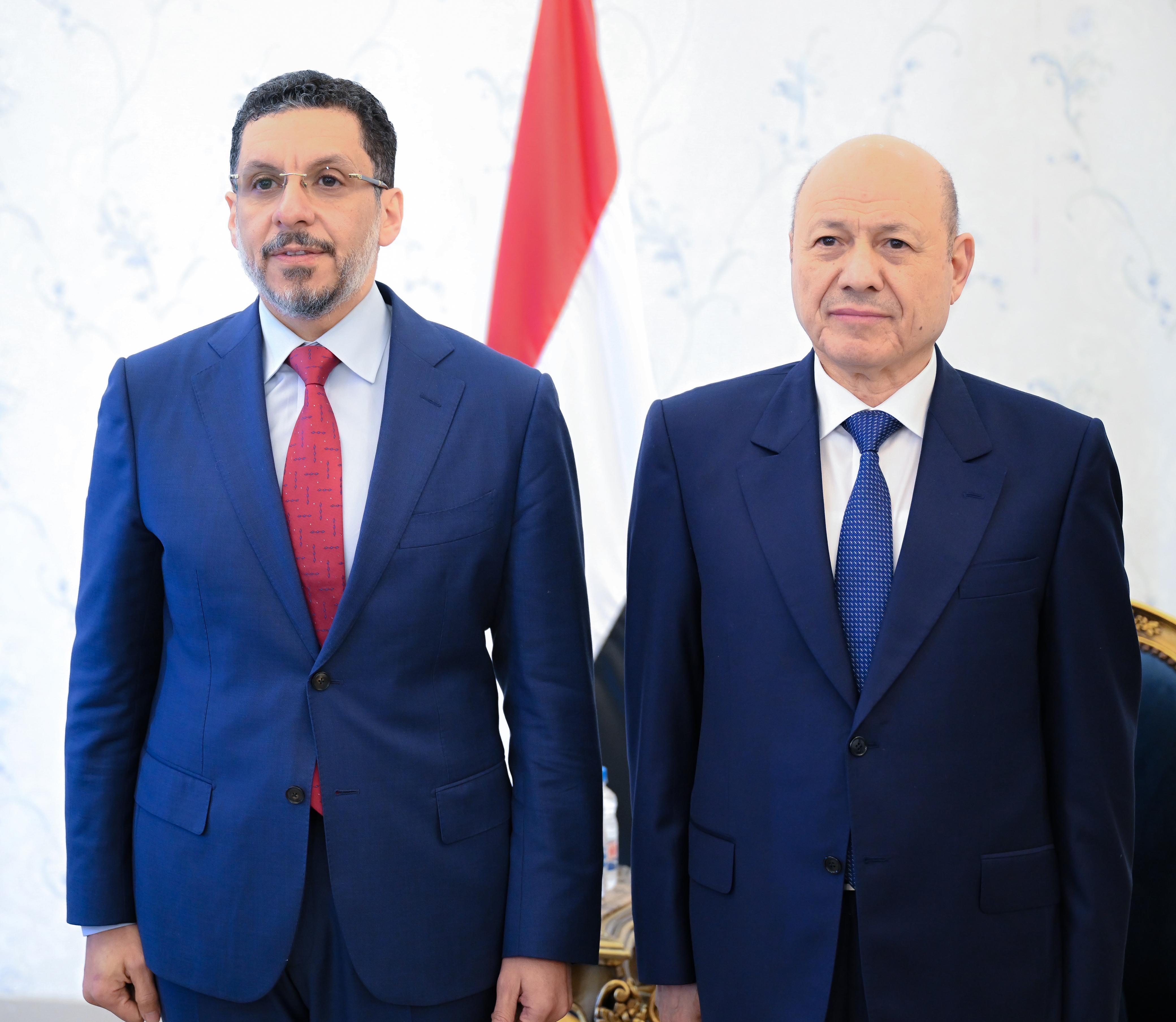 رئيس الوزراء يؤدي اليمين الدستورية امام رئيس مجلس القيادة الرئاسي في العاصمة المؤقتة عدن 08 فبراير 2024