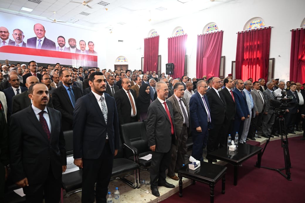 لقاء فخامة الرئيس بالسلطة المحلية والمكونات الحزبية والاجتماعية والنسوية والشبابية في تعز 