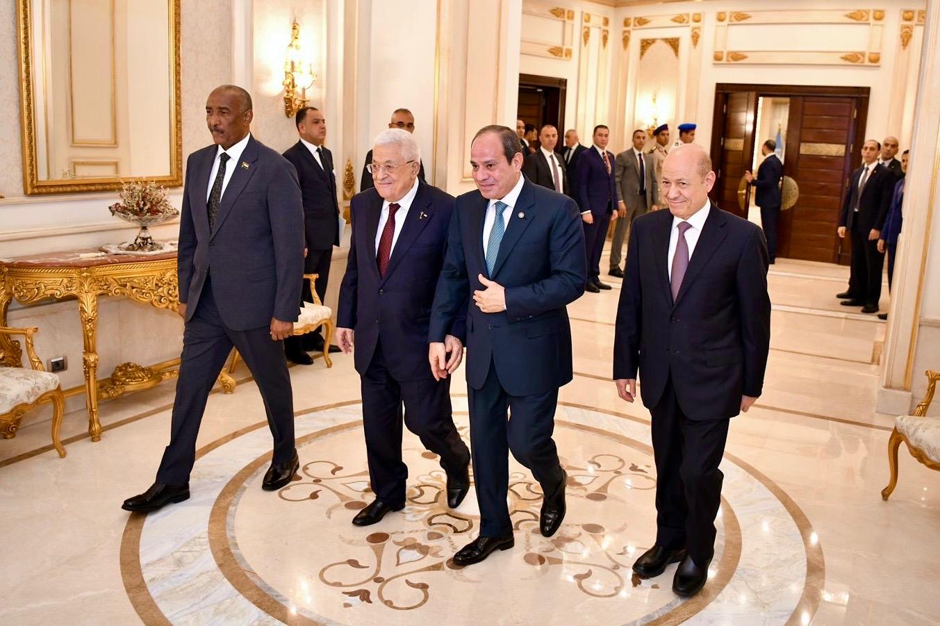 رئيس مجلس القيادة يشارك في المنتدى الحضري العالمي 