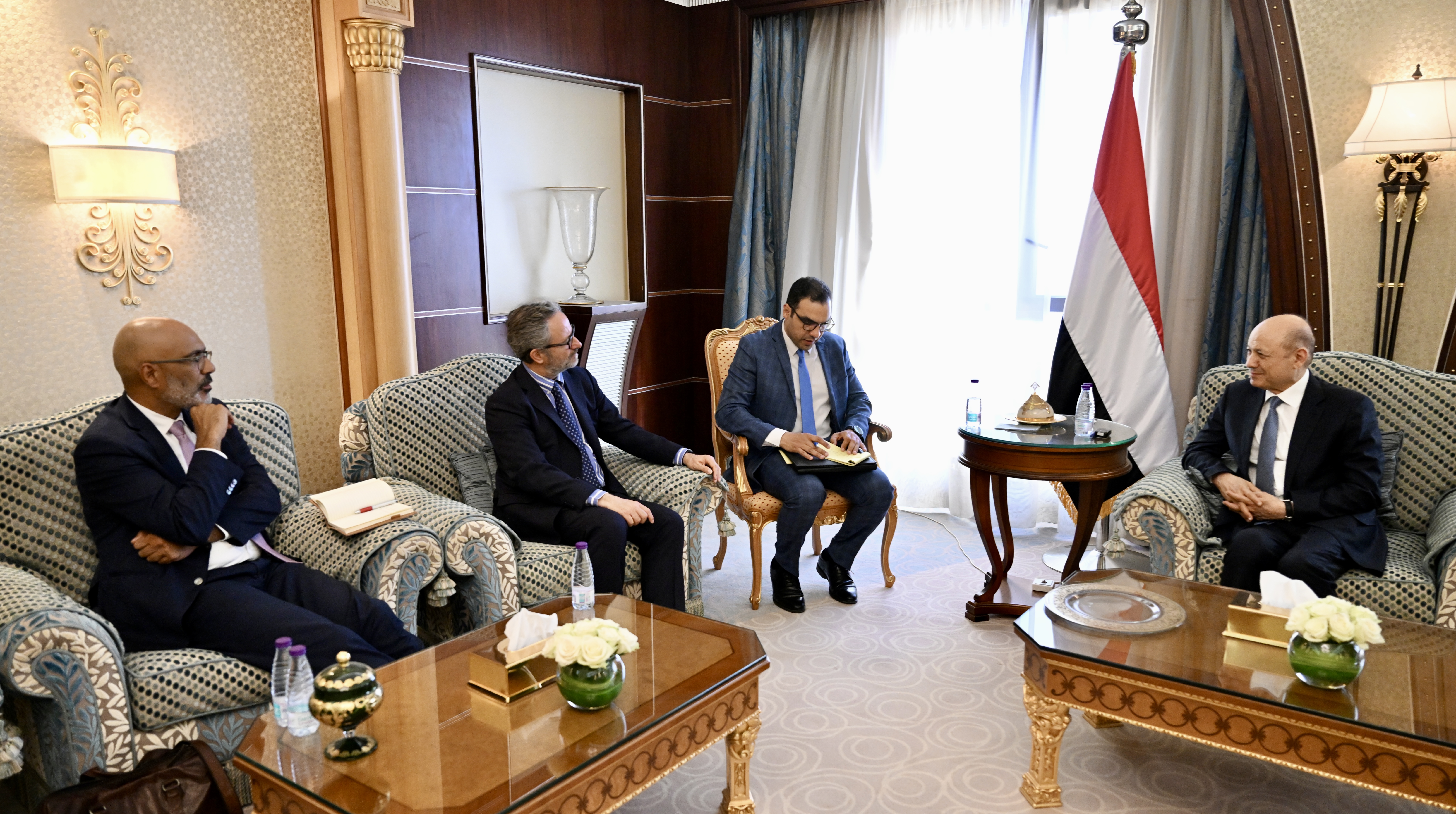 الرئيس يلتقي سفيري الاتحاد الاوروبي وهولندا