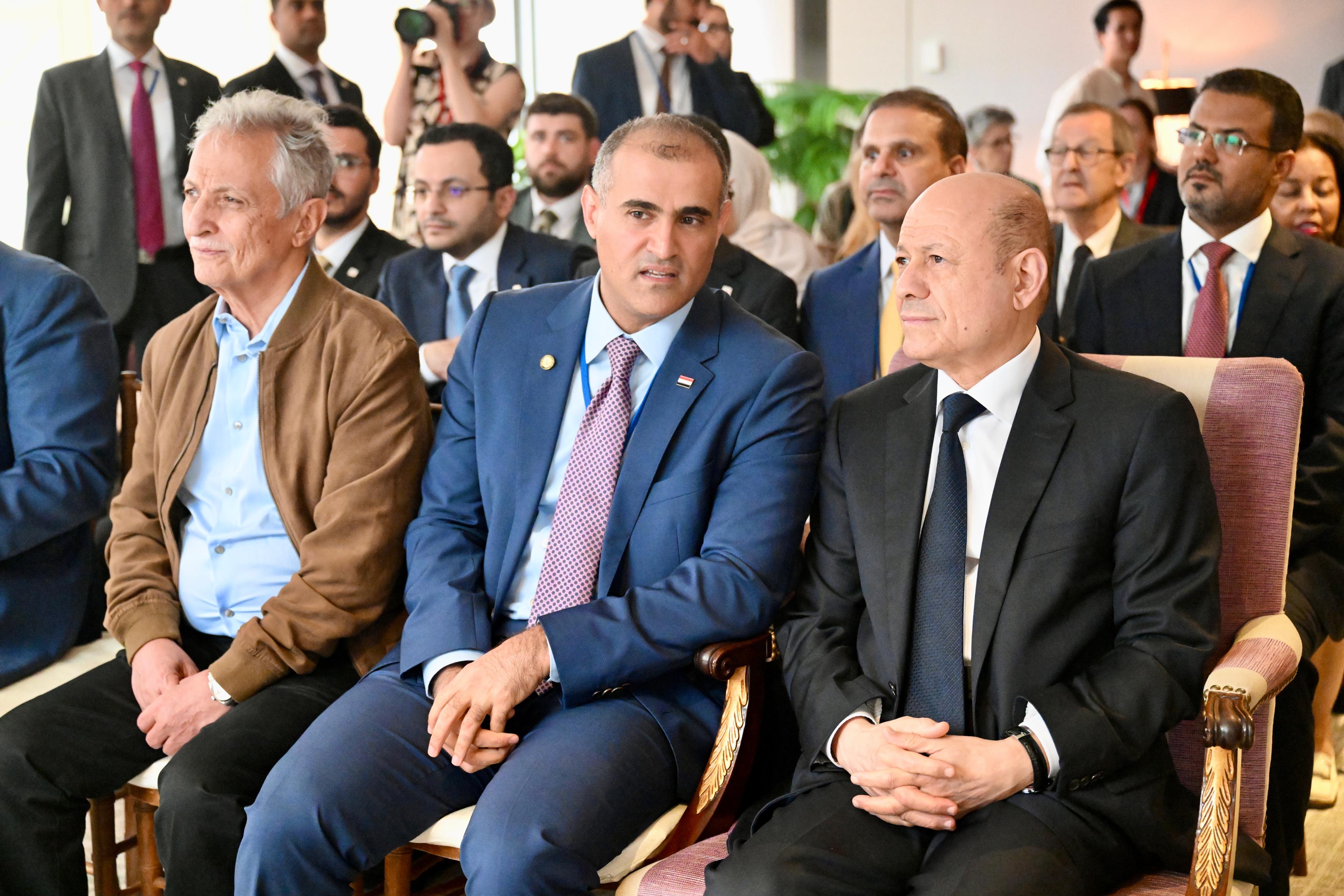 في حفل نظمه متحف المتروبوليتان فخامة الرئيس يجدد التزام اليمن بشراكة دولية لاسترداد القطع الأثرية المنهوبة 