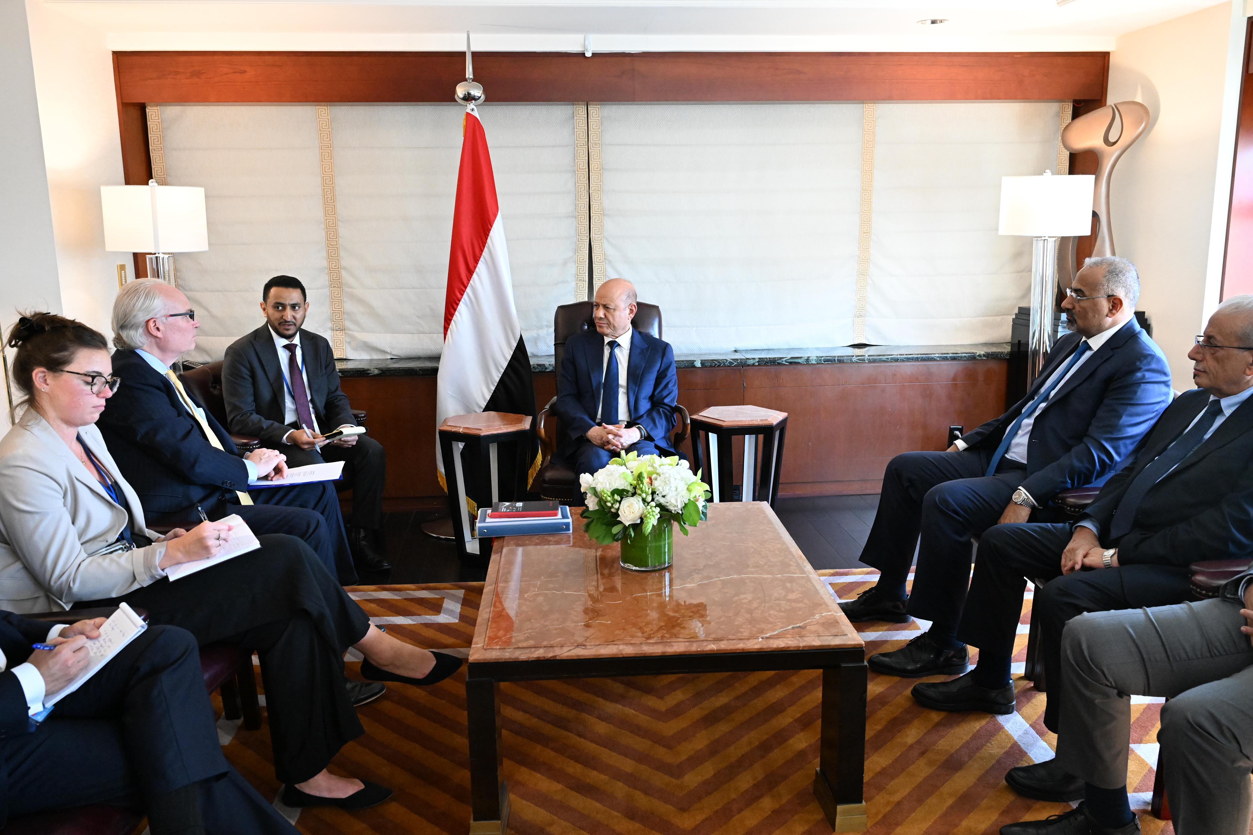 رئيس مجلس القيادة الرئاسي يستقبل المبعوث الاميركي الخميس ، 21 سبتمبر 2023 