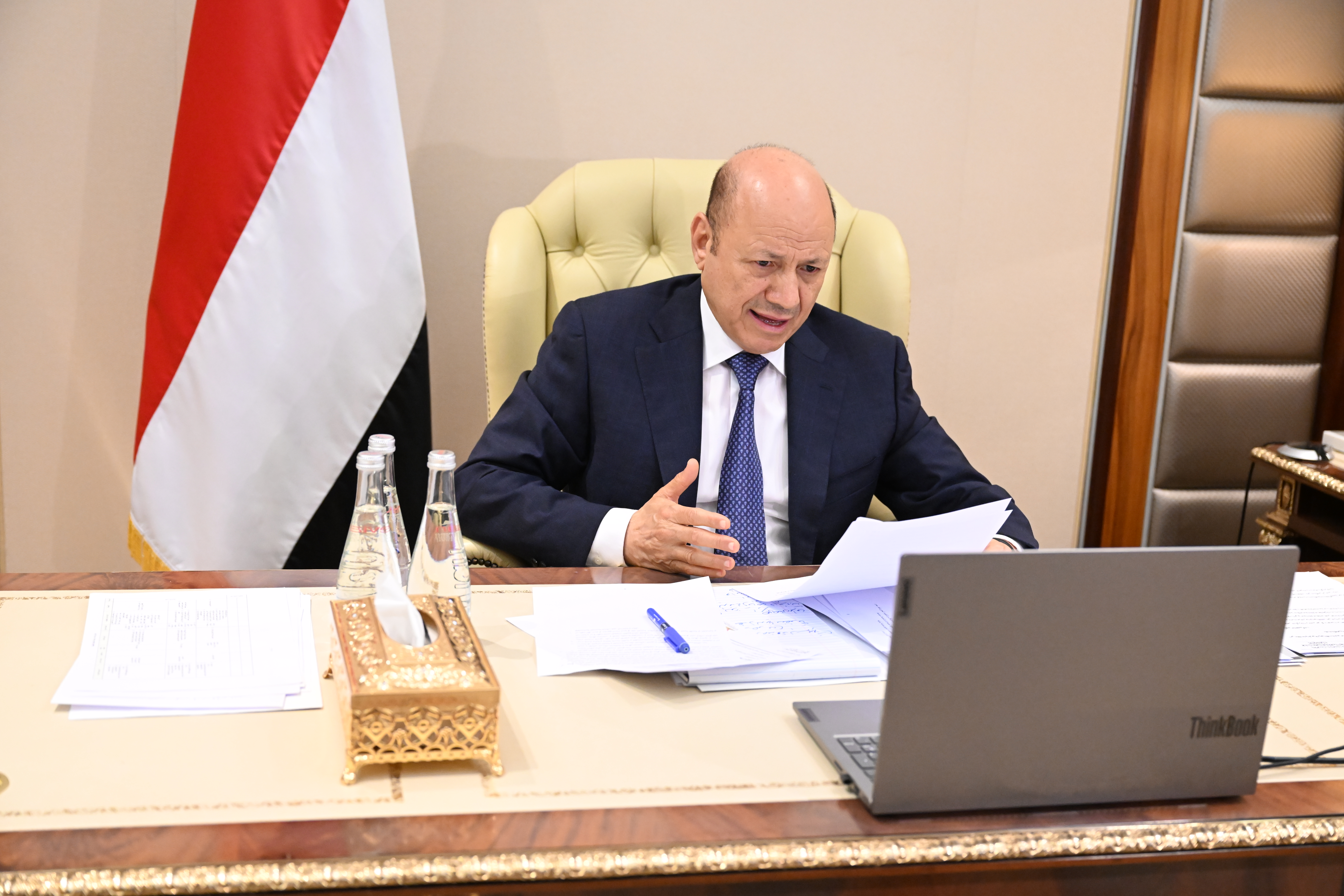 مجلس القيادة الرئاسي يواصل نقاشاته حول مستجدات الاوضاع المحلية والاجراءات التنفيذية لقرار مجلس الدفاع الوطني 26 نوفمبر2022
