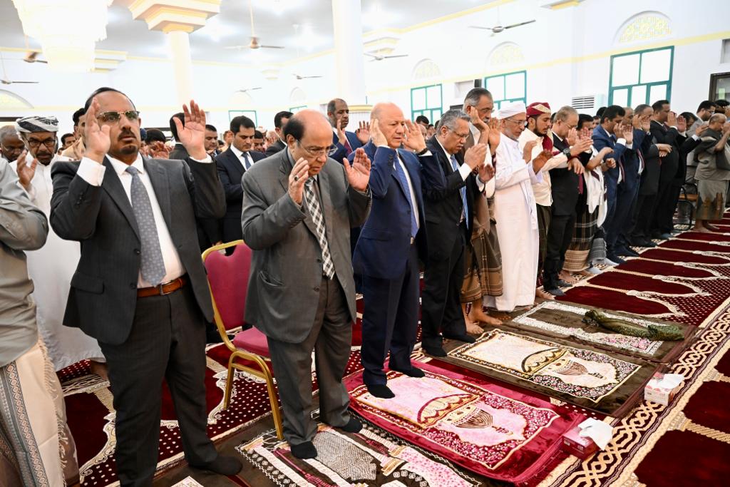 رئيس مجلس القيادة يؤدي صلاة عيد الأضحى المبارك 28 يونيو 2023