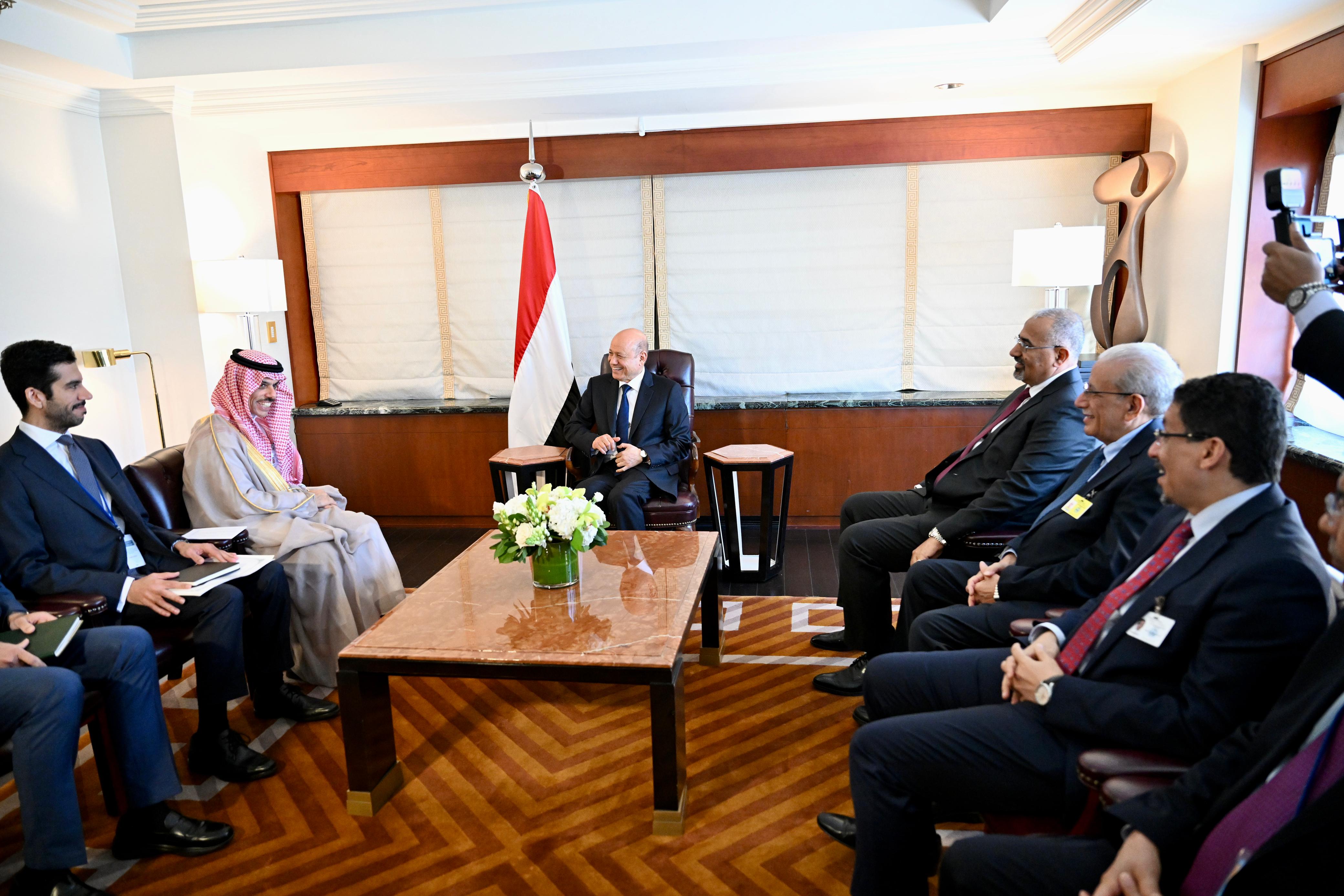 رئيس مجلس القيادة الرئاسي يستقبل وزير الخارجية السعودي  21 سبتمبر 2023 