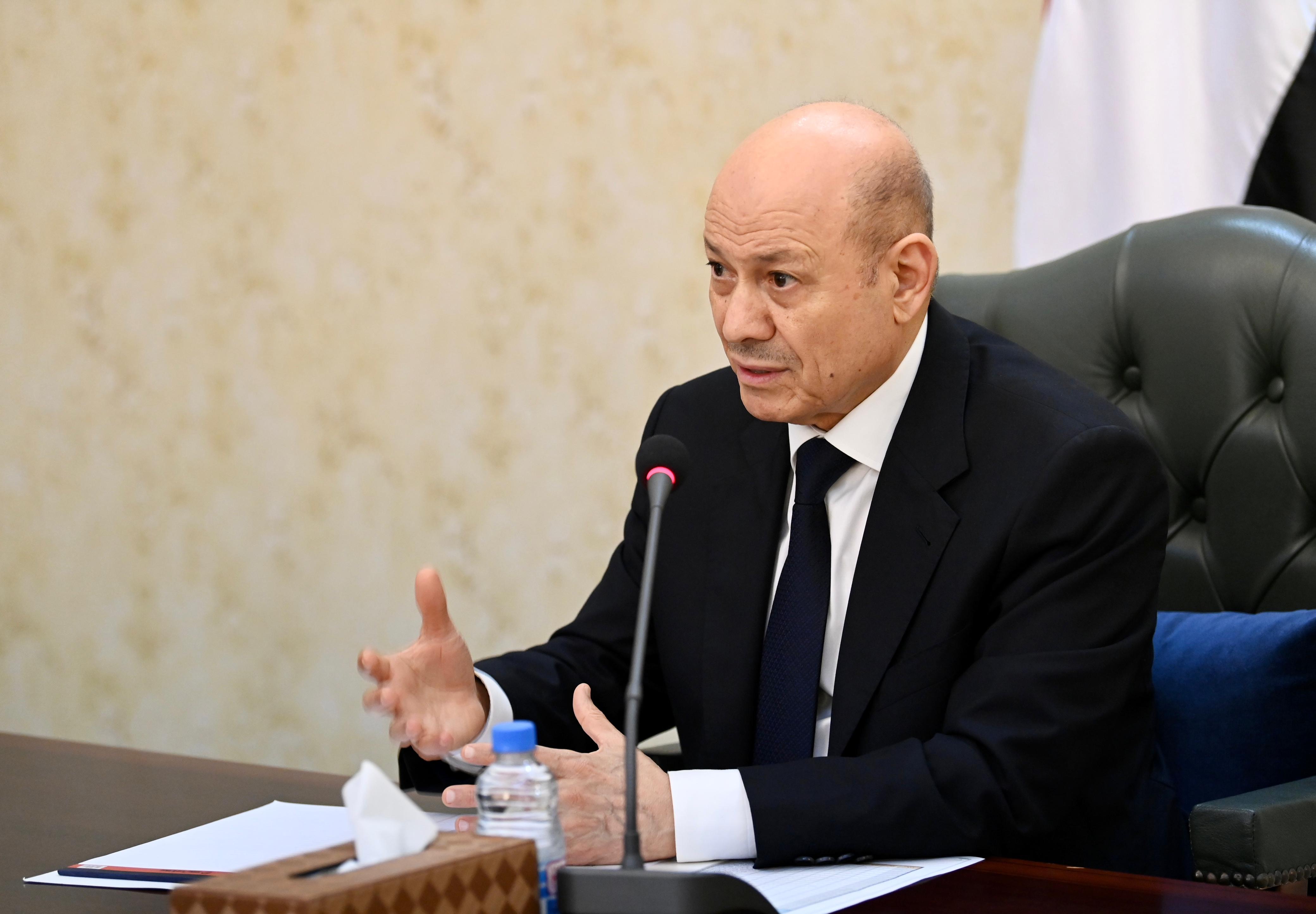 رئيس مجلس القيادة يشيد بدور السلطة القضائية في تعزيز حضور الدولة  24 مارس 2024 