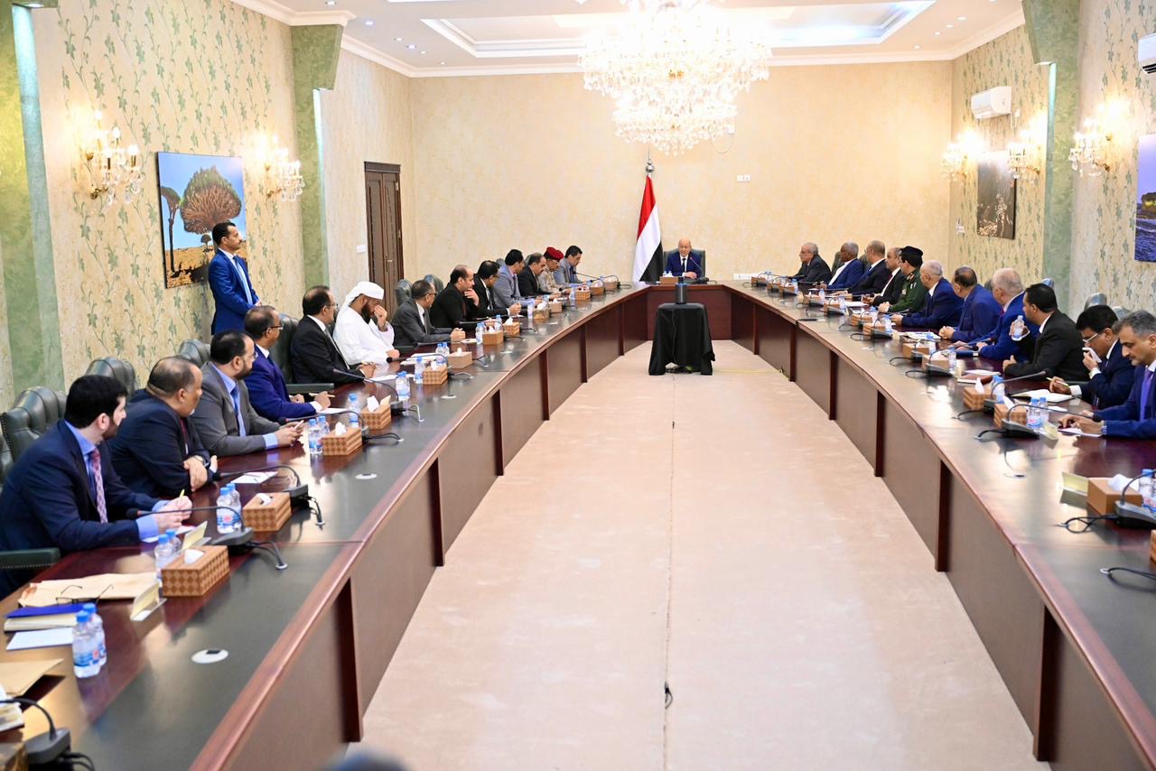 رئيس مجلس القيادة يرأس اجتماعا مشتركا للحكومة ومحافظي المحافظات  29 مارس 2024