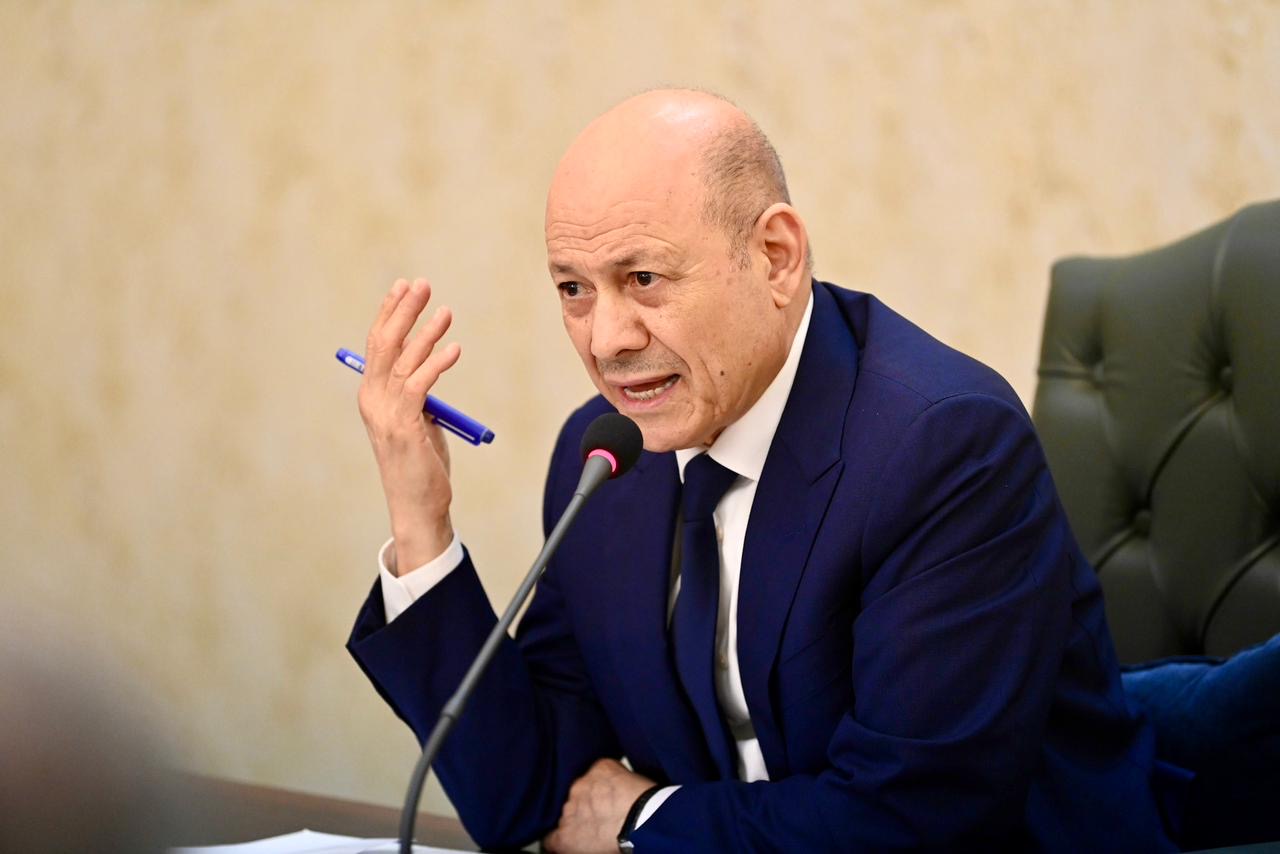 رئيس مجلس القيادة يرأس اجتماعا مشتركا للحكومة ومحافظي المحافظات  29 مارس 2024